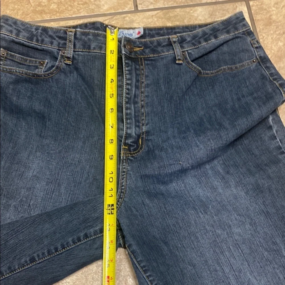 Vintage Dark Blue Size 11M Average High Rise Wide Leg Jeans